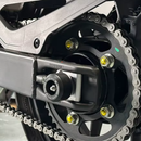 Axle Crash Sliders Pro – Honda CB750 Hornet - 2023-2025
