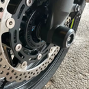 Axle Crash Sliders Pro – Kawasaki Z 900 - 2017-2025